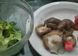 pIllustration of how to make claypot rice 3