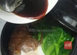 Illustration of how to make claypot rice 11