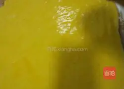 Illustration of how to make pumpkin rolls 4