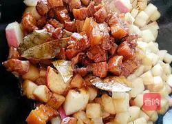 Illustration of how to make radish braised rice 5