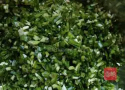 Illustration of making the leek box 3