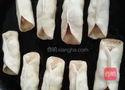 Illustration of how to make pot stickers 6