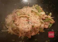 Illustration of how to make fried rice noodles 8