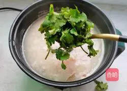 Illustration of how to make preserved egg and lean meat porridge 9 