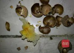 Illustration of how to make longan, red bean and barley porridge 3