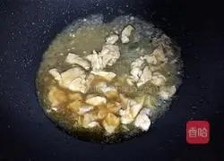 Illustration of how to make wet fried rice noodles 13