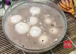 Illustration of how to make sesame and walnut yuanxiao 9