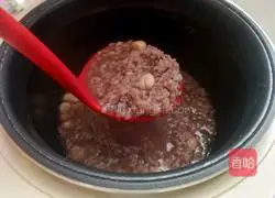 Illustration of how to make black rice and peanut porridge 6