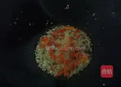 Illustration of how to make fried rice noodles with eggs and vegetables 3