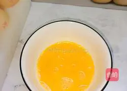 Illustration of how to make stir-fried rice noodles with eggs and ham 2