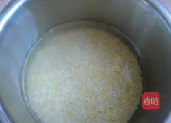 Illustration of how to make double rice wheat kernel porridge 2