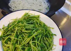 Illustration of how to make rice noodles with ginger sauce 9