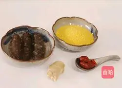 Illustration of how to make sea cucumber and millet porridge 1
