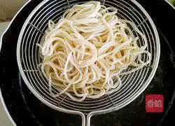 Homestyle cold Illustration of making noodles 8