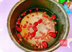 Illustration of making red dates, peanuts and yam porridge 5