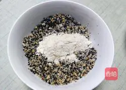 Illustration of how to make black sesame Lantern Festival 6