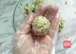 Illustration of how to make broccoli cheese rice balls 12