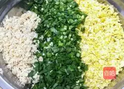 Illustration of how to make three fresh pot stickers 4