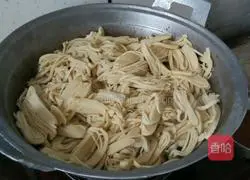 Illustration of how to make braised beans and noodles 6