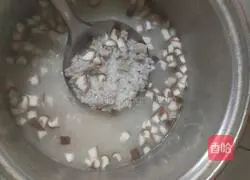 Illustration of how to make preserved egg and lean meat porridge 7