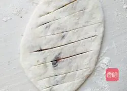 Illustration of how to make bean paste flower rolls 4