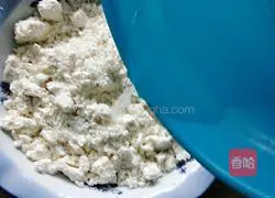 Illustration of how to fry Yuanxiao 2