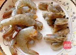 Illustration of how to make seafood porridge 3