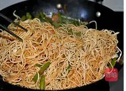 Illustration of Bean and Potato Braised Noodles 9