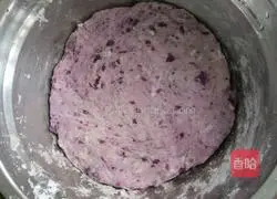 Illustration of how to make pumpkin and purple sweet potato cake 4