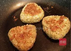 Illustration of how to make fried rice balls 4