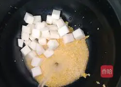 Illustration of how to make stomach-nourishing yam and millet porridge 5