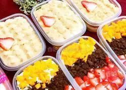 Illustration of how to make fruit boxes 8