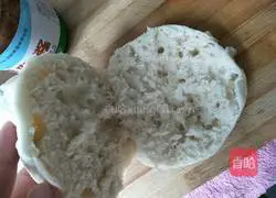 Illustration of how to make steamed bun burger 2