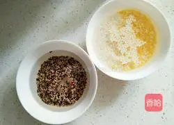 Illustration of three-color quinoa porridge 2