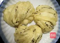 Illustration of how to make salt and pepper rolls (whole wheat) 8