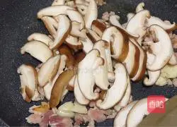 Illustration of how to make mushroom rice noodles 5
