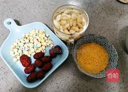 Illustration of how to make lotus seed, red dates and millet porridge 2