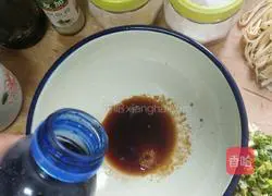 Illustration of Li's Homemade Spicy Rice Noodles 6