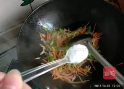 Illustration of how to make stir-fried pasta 9