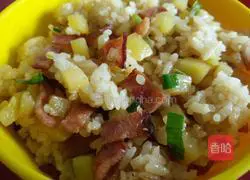 Illustration of how to make bacon and potato braised rice 3