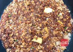 Illustration of how to make vegetable rice noodles mixed with fried sauce 9