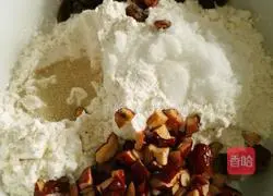 Illustration of how to make Raisin and Red Date Hair Cake 1