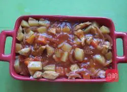 Illustration of how to make tomato and chicken baked rice 9