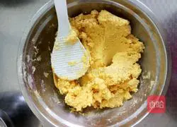 Illustration of how to make hot noodle corn cake 4