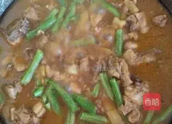 Illustration of how to cook chicken legs with braised noodles 2