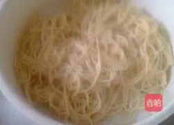 Illustration of how to make lentil braised noodles 9