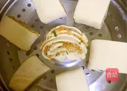 Illustration of how to make meat-filled carrot rolls 11