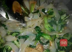 Illustration of how to make fried rice noodles with vegetables 6