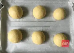 Illustration of how to make hamburger embryos (dinner buns) 9