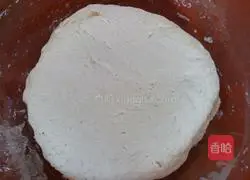 Thousand Layers Illustration of how to make chive rolls 3